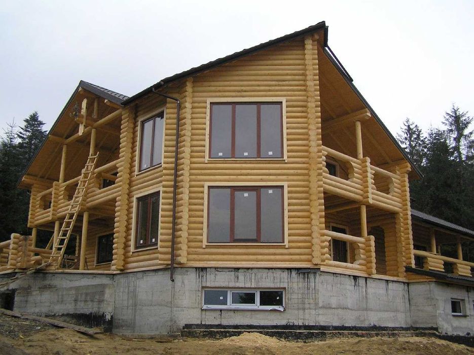 Брус на дерев'яний будинок