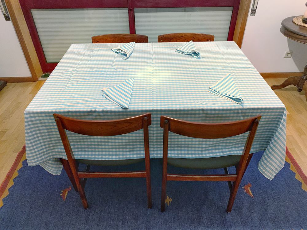 Zara Home Set of  Tablecloth and 4 Handkerchief