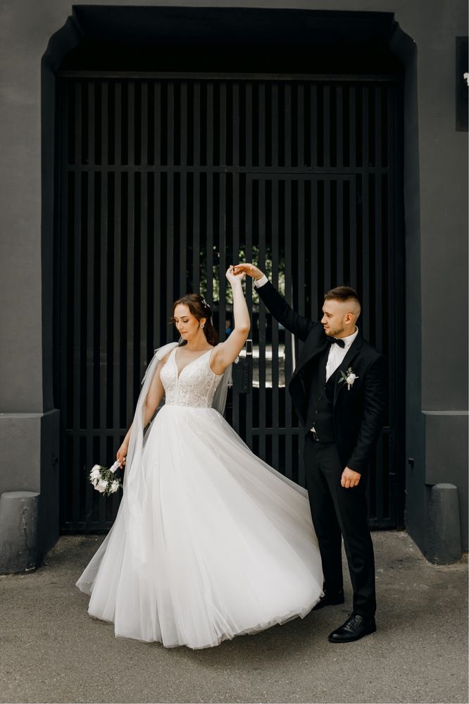 Продам весільну сукню 46 розмір, не відрізалася довжина