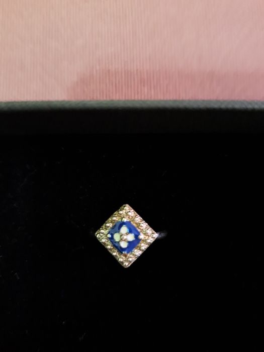 Anel em prata com relevo