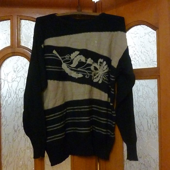продам женский свитер на разм 50-52 или XL, в отличном состоянии, пере