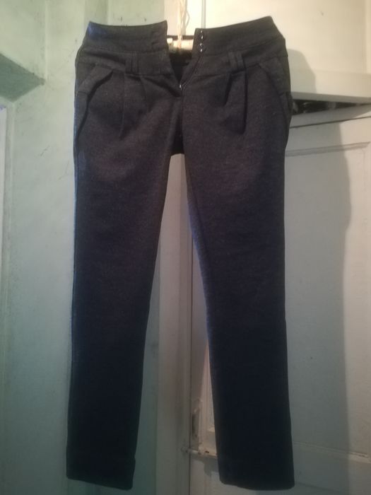 Брюки женские чёрные.