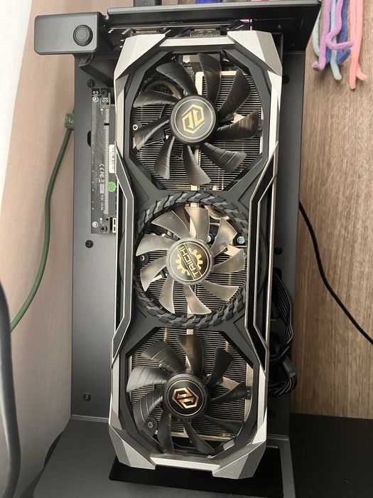 Radeon™ RX 5700 XT Taichi X 8G