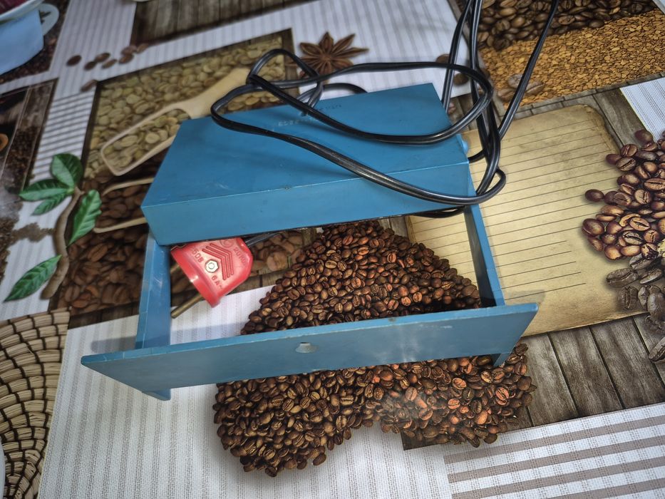 Красная фото лампа СССР.