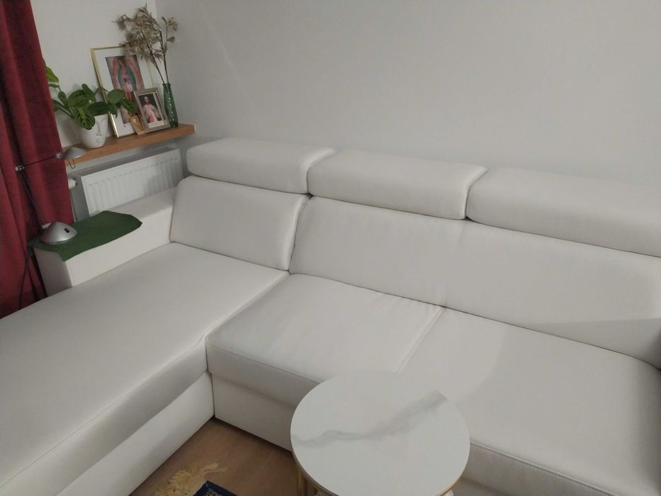 Piękna kanapa z ekoskóry