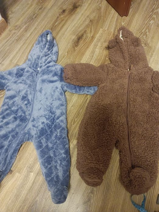 Dwa kombinezony rozmiar 74