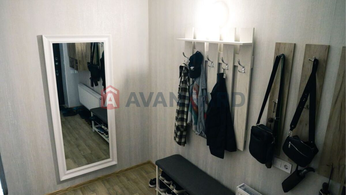 Продам современный дом в тихом центре