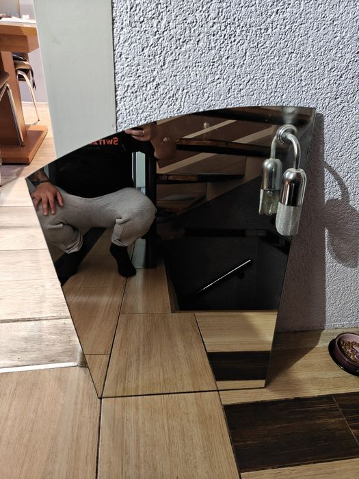 Lustro łazienkowe z lampą stan jak nówka 60x 45 cm