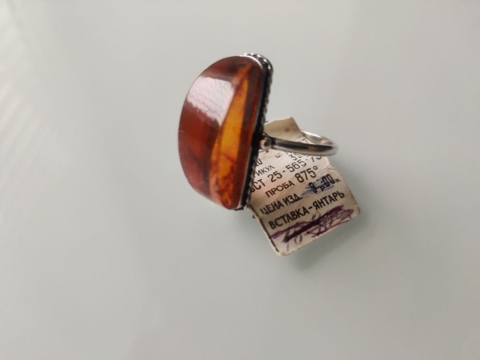 Новое кольцо перстень янтарь серебро СССР 19,5