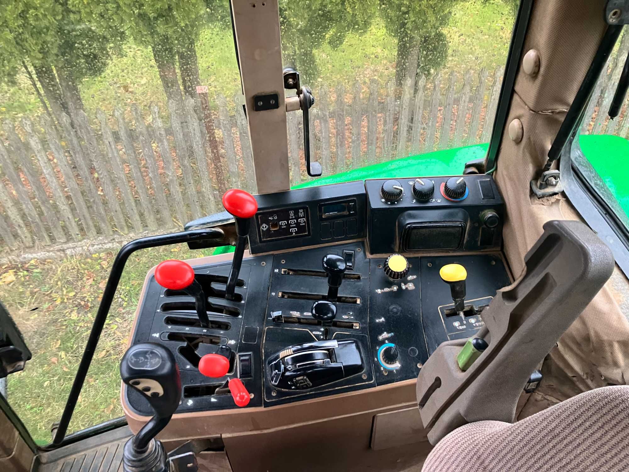 John Deere 6600 z Ładowaczem  Turem  Prędkość 40km/H  Możliwy transpor