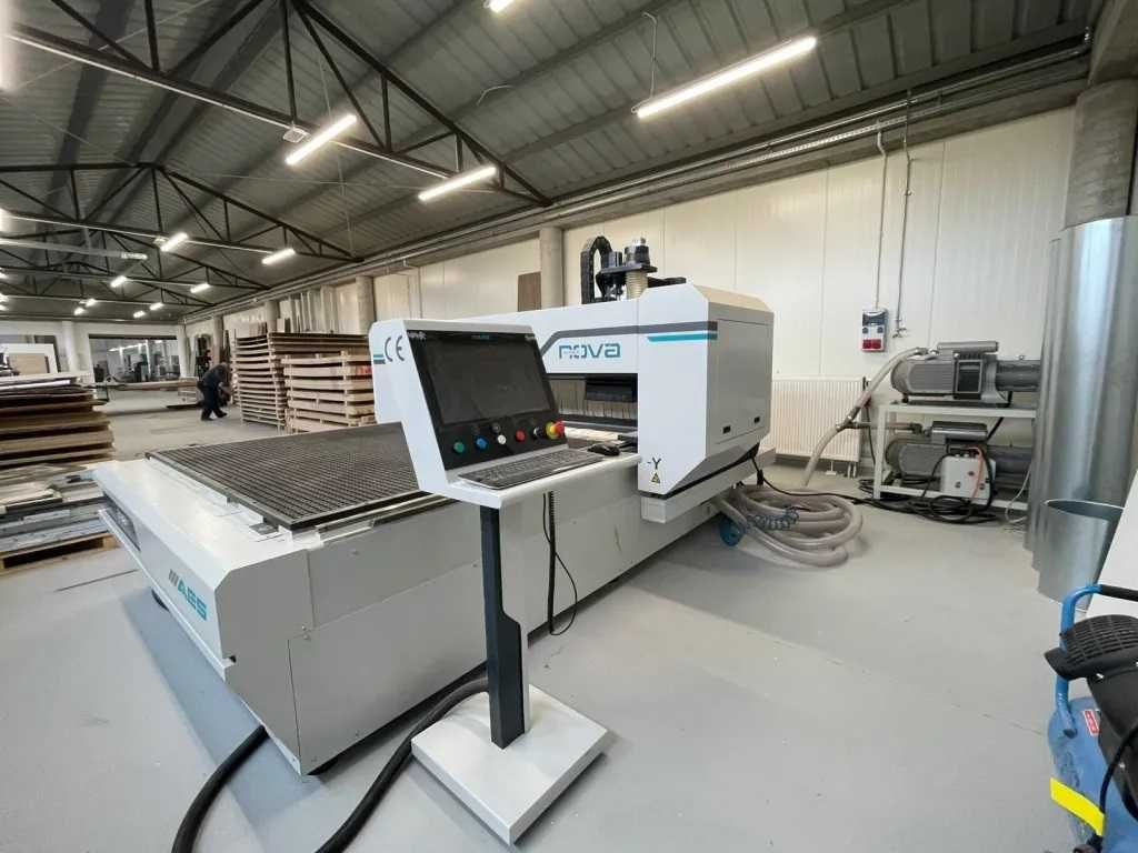 Frezarka CNC AES Stół roboczy 2100x3200 2 pompy Becker używana 2019