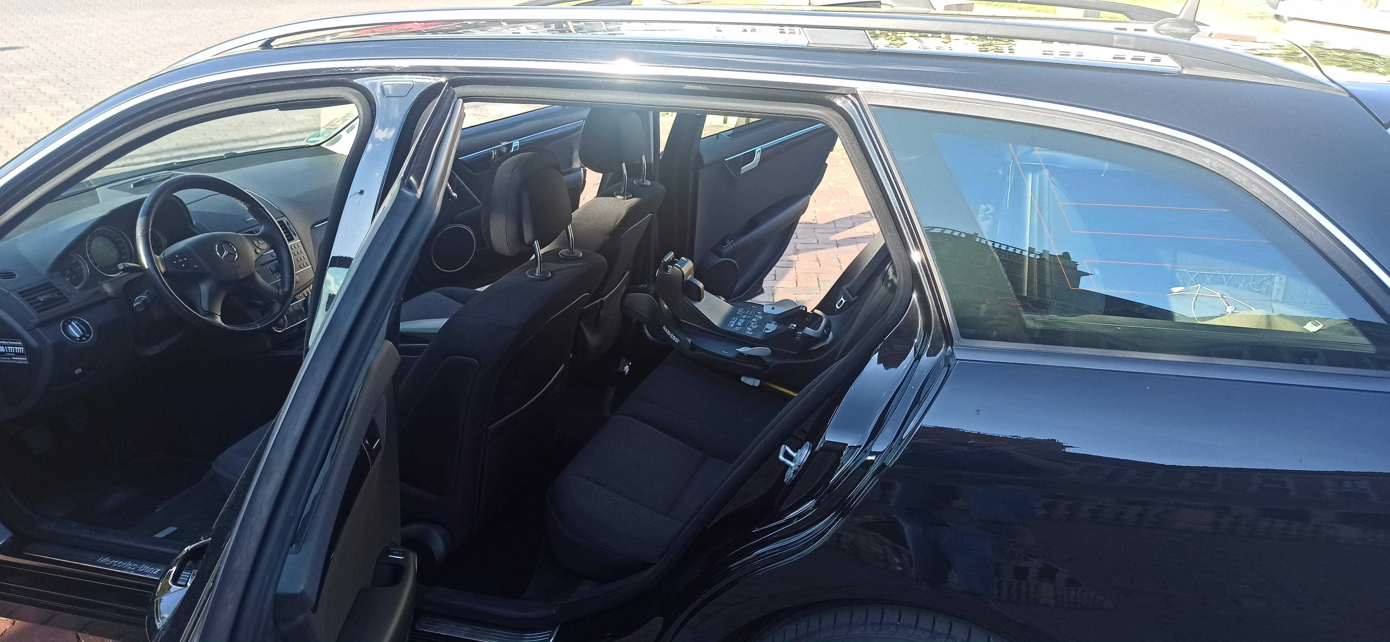 Mercedes W204 kombi C200 kompessor oryginalny lakier bezwypadkowe NAVI