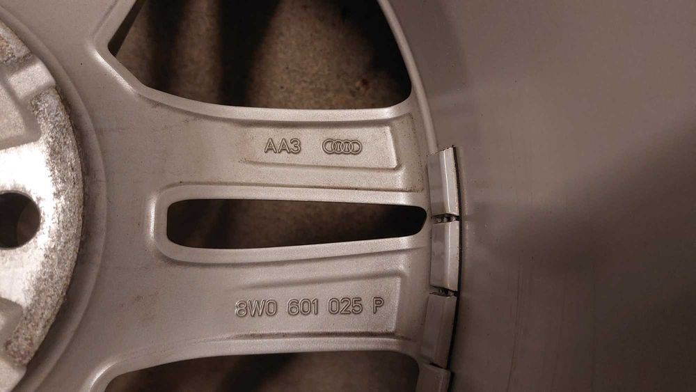 AUDI orginalne felgi aluminiowe+opony (zimowe)