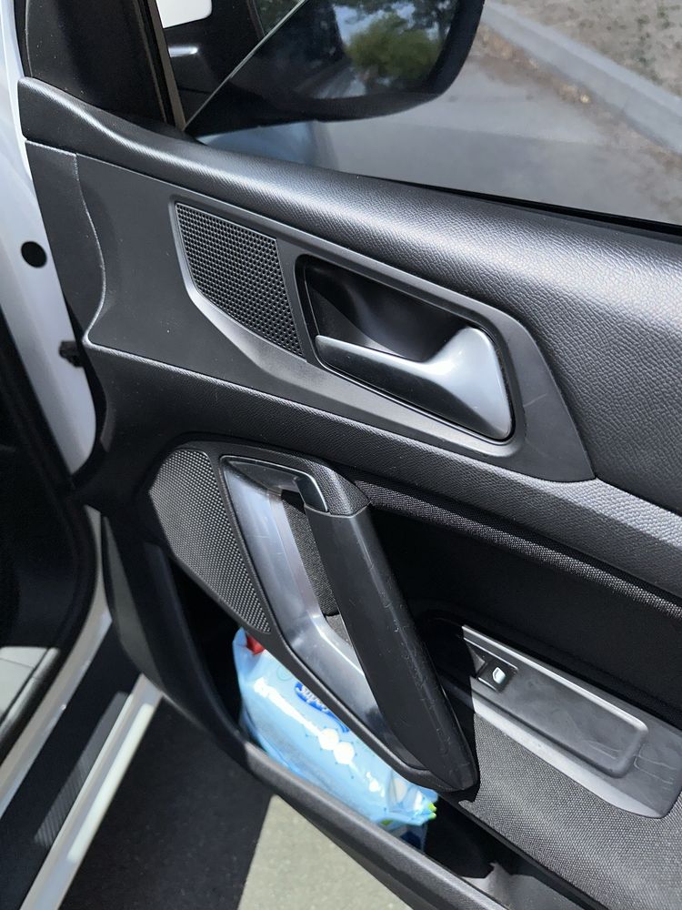 Продам PEUGEOT 308 2015