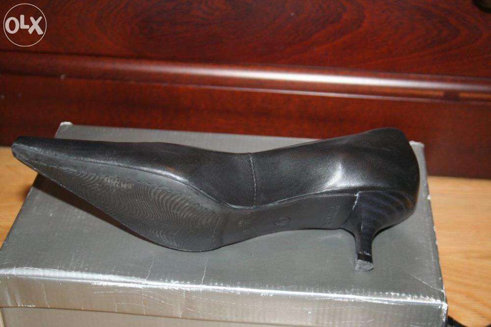 Sapatos Pretos de pele Via Uno, como Novos