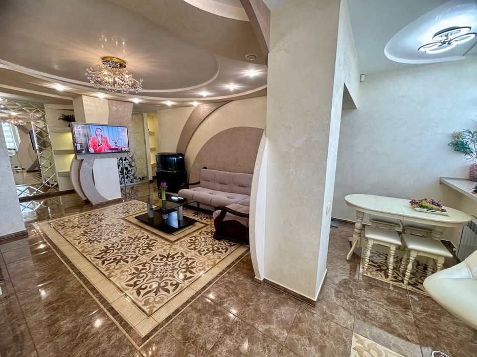 Продажа 4к с ремонтом в новом доме, паковка на два авто