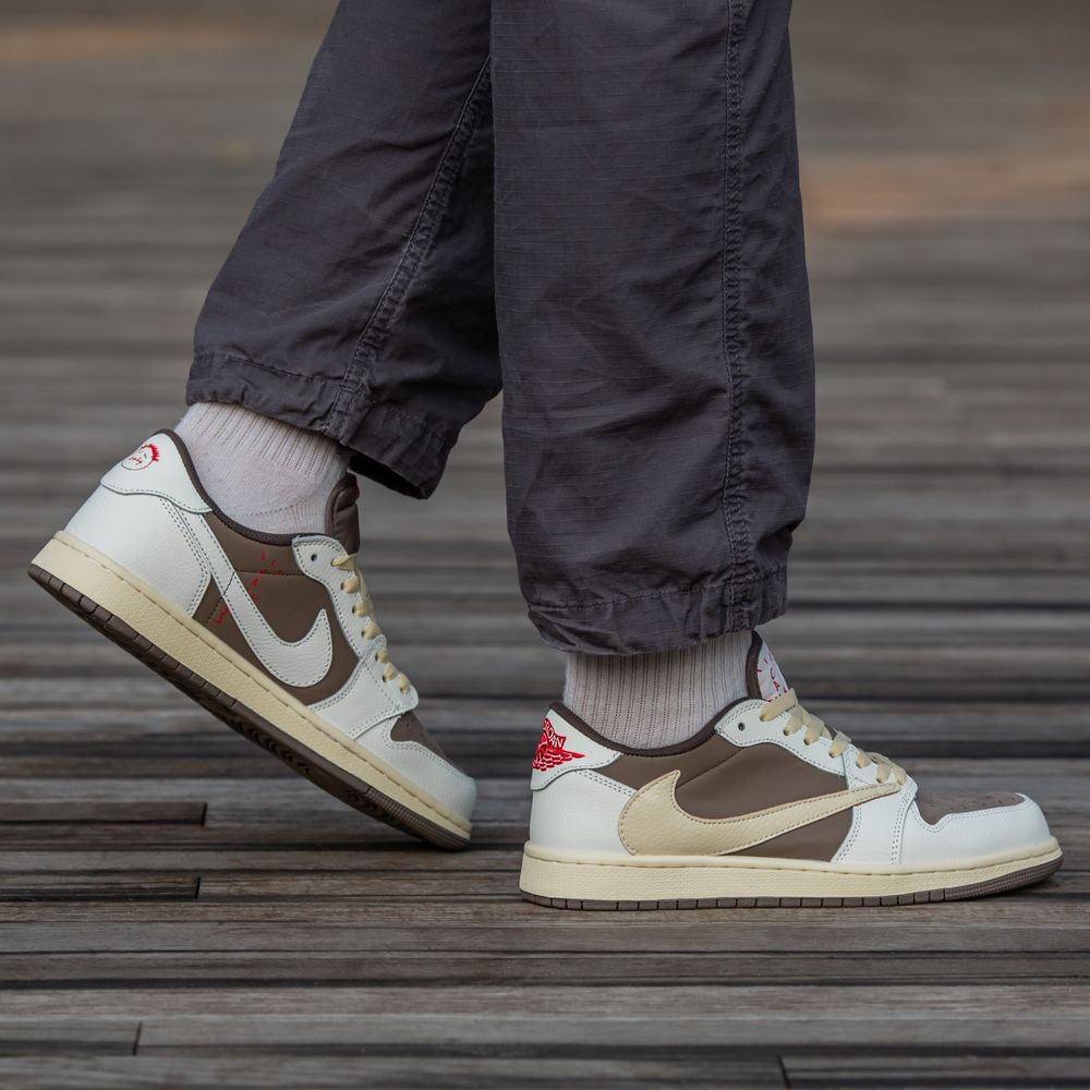 Кросівки Nike Air Jordan Retro 1 Low x Travis Scott OG “Revers Mocha”