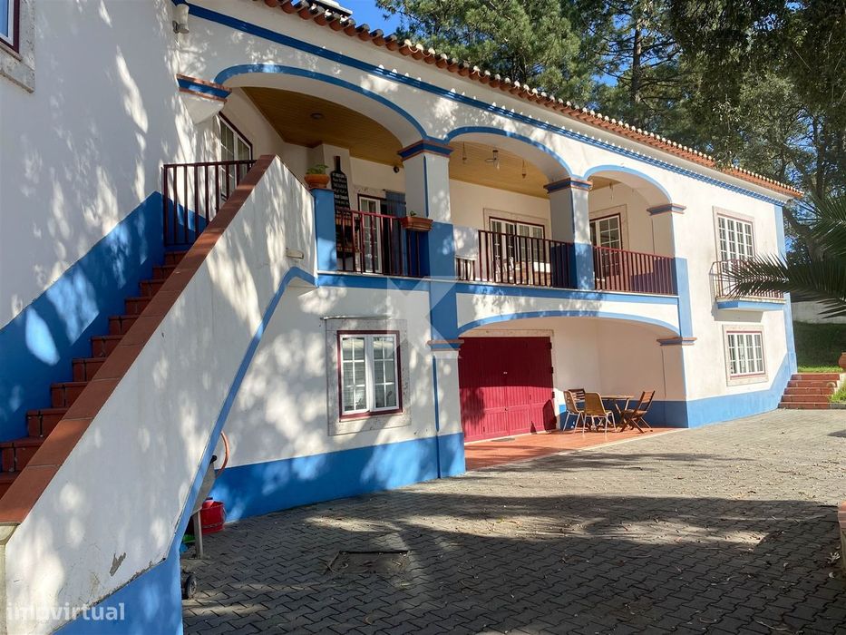 Moradia T4+1 mobilada com terreno e piscina