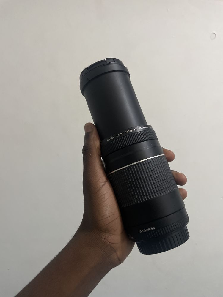 Canon EOS 1200D praticamente nova