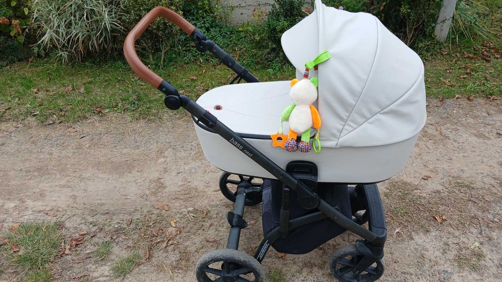 Коляска дитяча 
Roan bass next