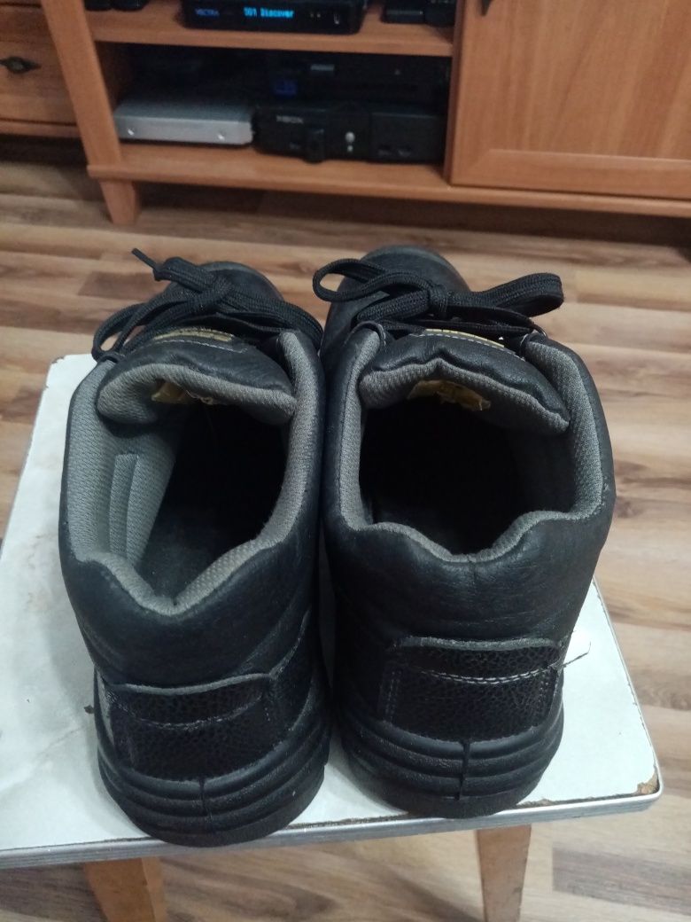 Buty robocze rozmiar 47. Dowóz Ostrowiec.