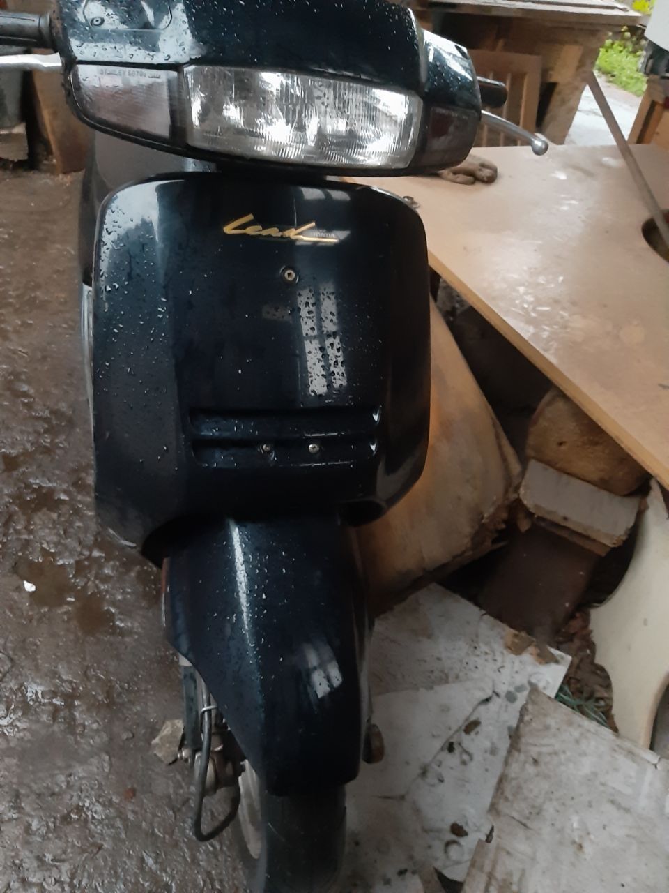 Продам скутер Honda lead af20