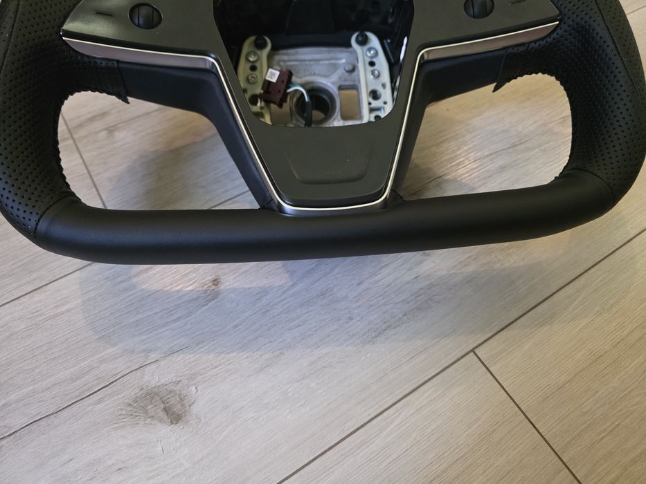 руль штурвал Tesla plaid model S model X yoke v1