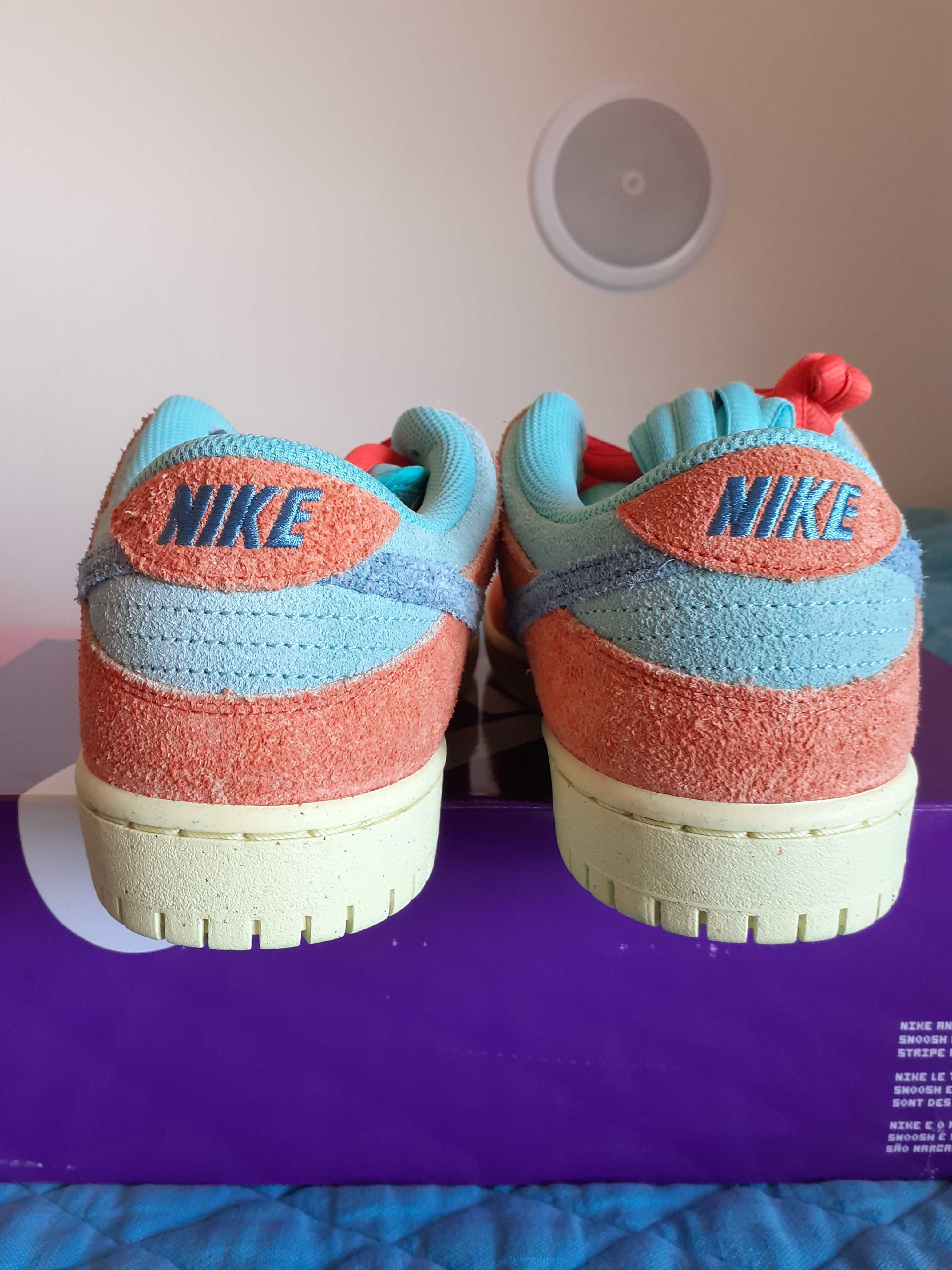 Nike SB Dunk Low Noise Aqua