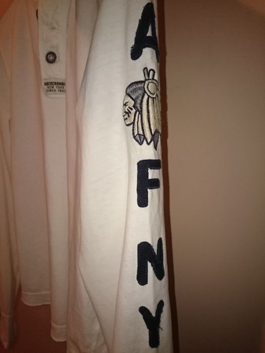 Новый лонгслив Abercrombie & Fitch New York. На мальчика-подростка