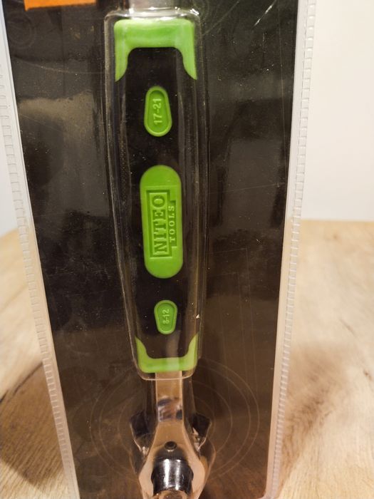 Klucz nasadowy 8w1 Niteo Tools z wbudowaną grzechotką
