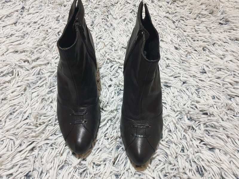 czarne botki do kostek na średnim obcasie, r. 38, Vagabond, 100% skóra