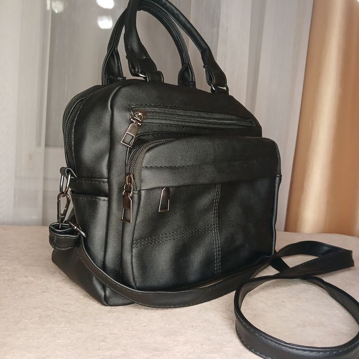 Продам сумку женскую (рюкзак)