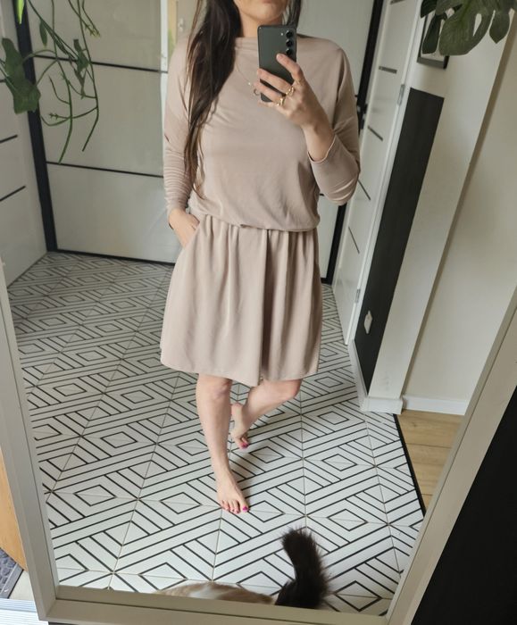 Urocza sukienka damska z gumką w pasie - Made in Italy! Nude uniwersal