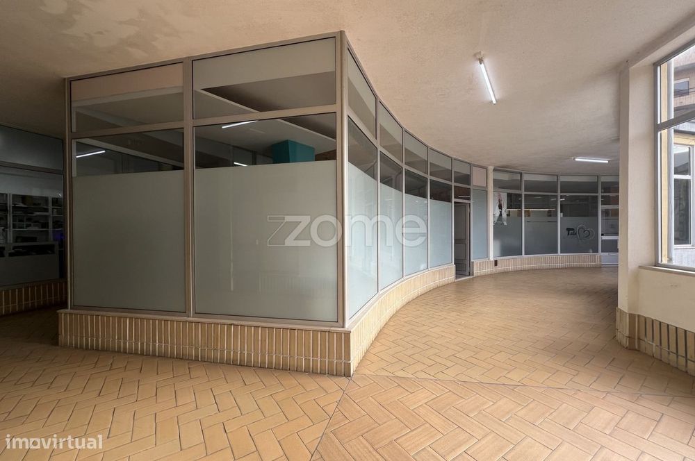 Loja na Galeria Comercial Bairro do Jardim, Viana do Castelo