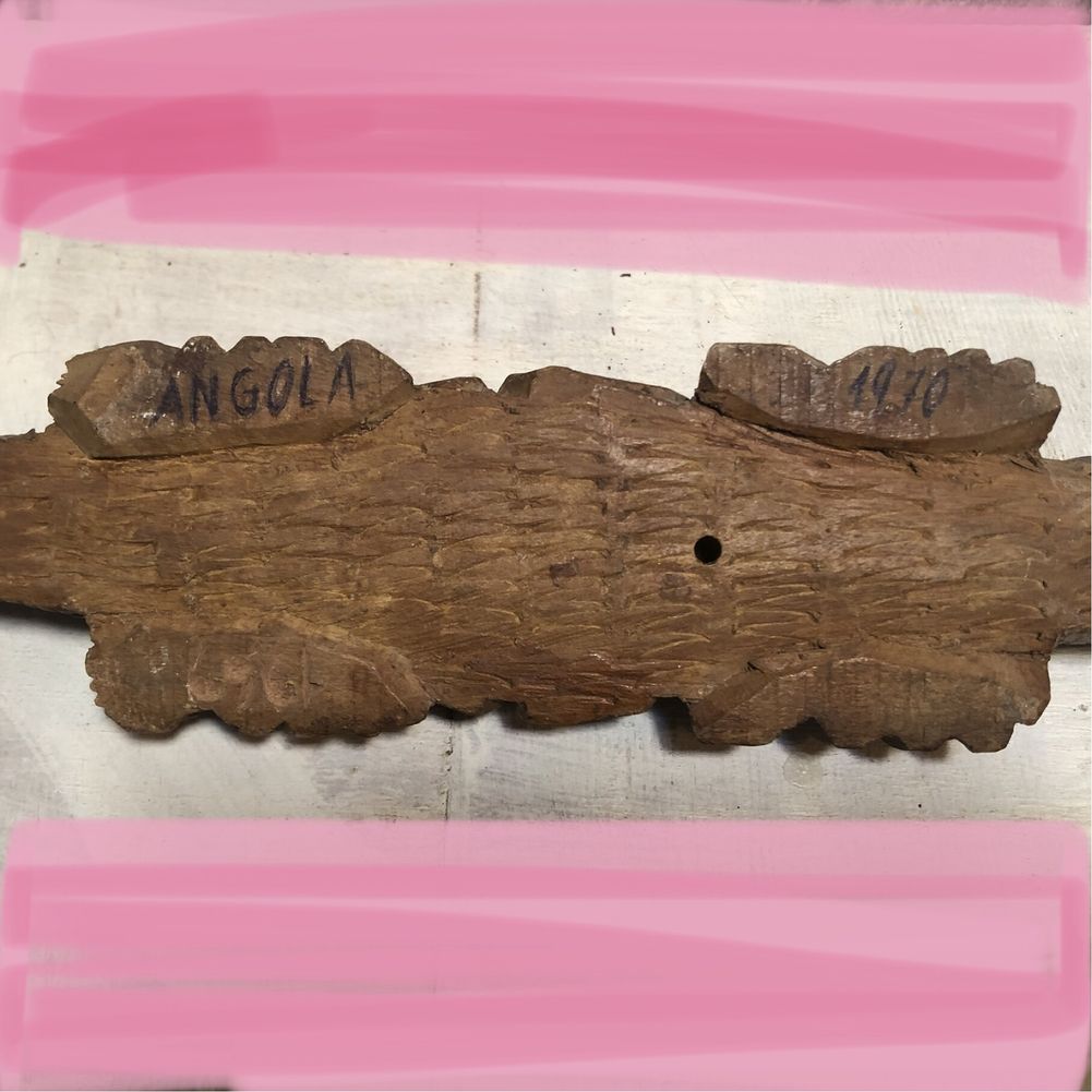 Crocodilo de madeira