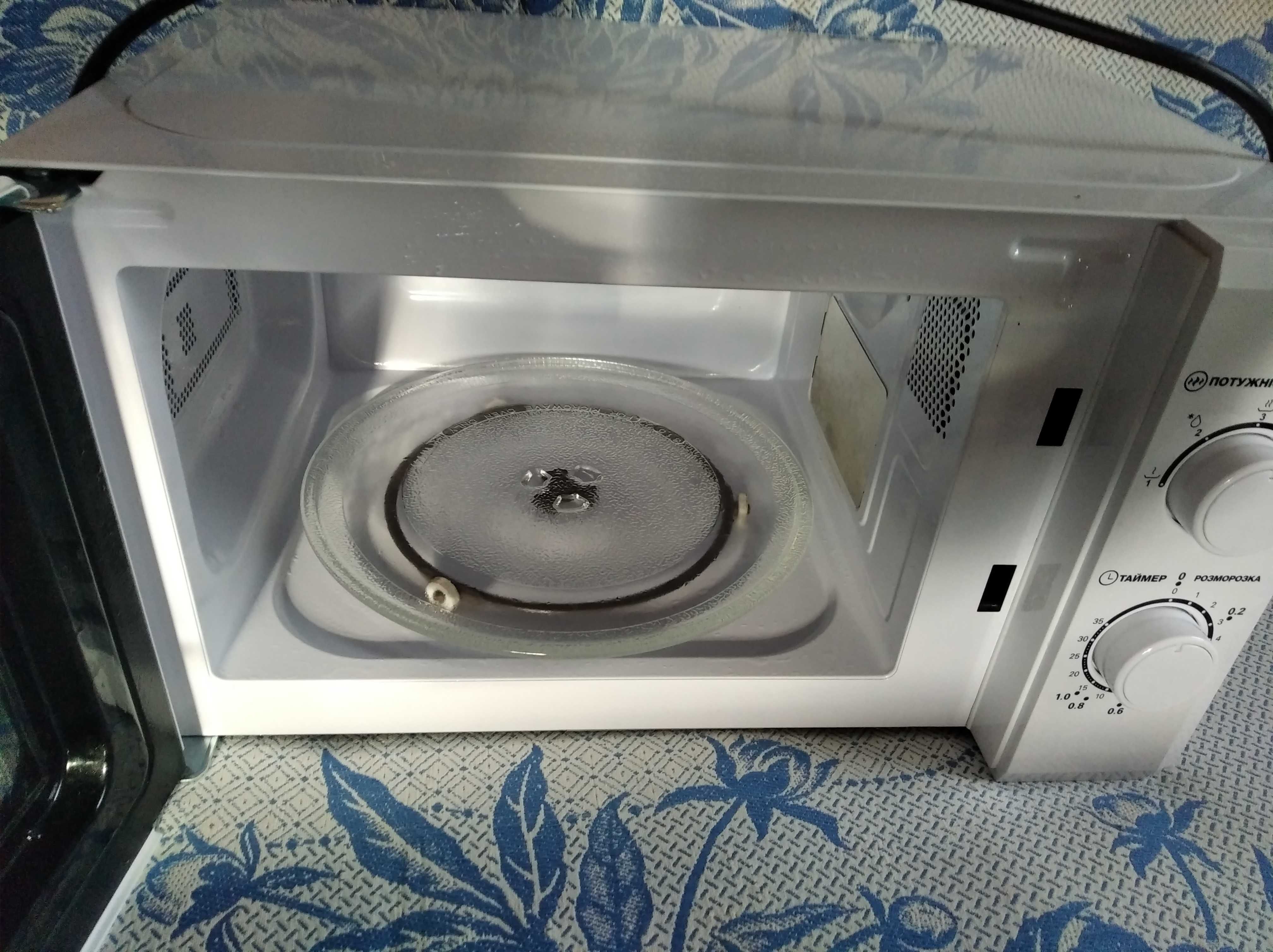 Микроволновая печь Elenberg MS 2070 W