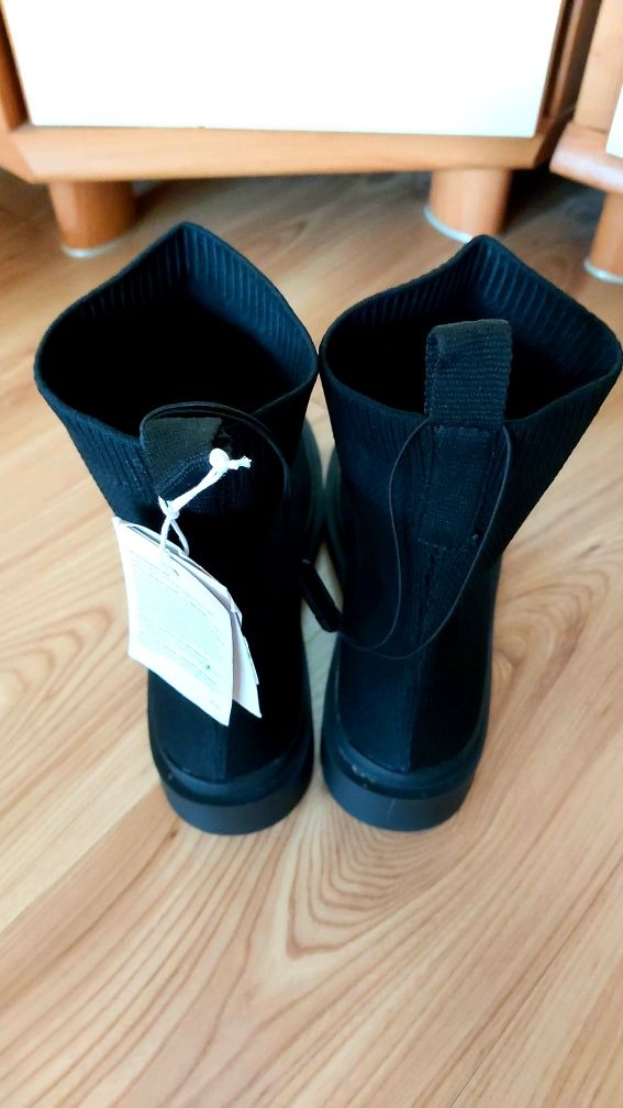 Nowe Botki  Reserved r.40 czarne