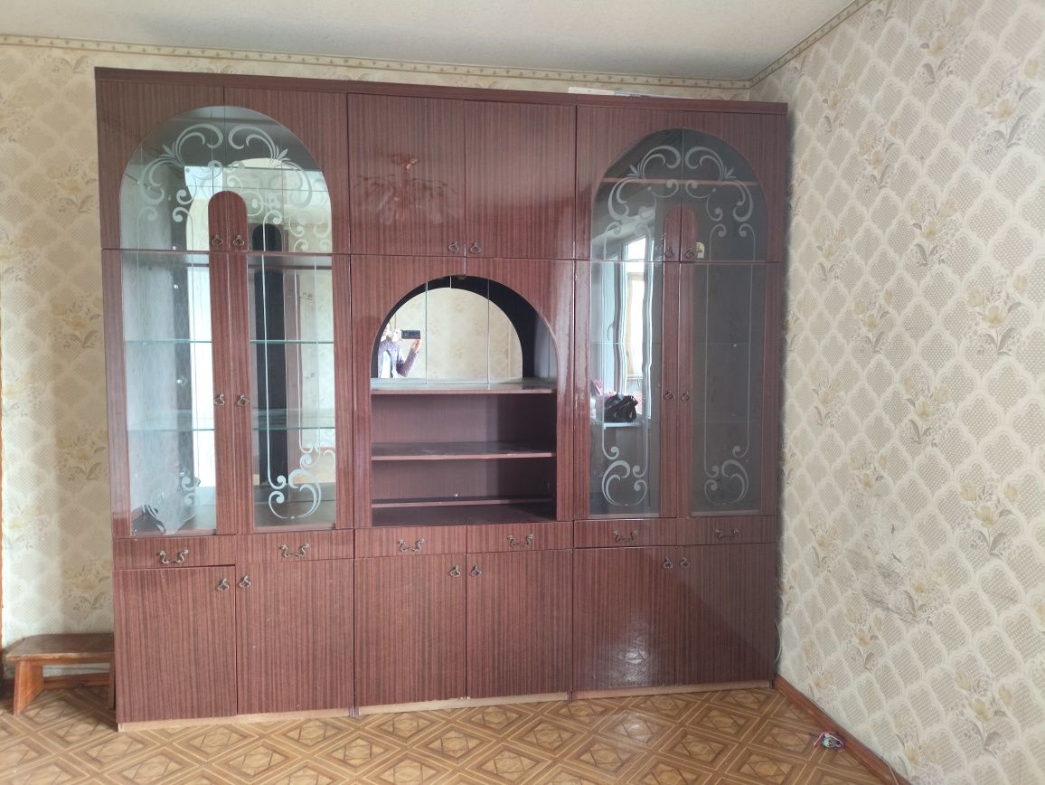 Продам стенку советскую