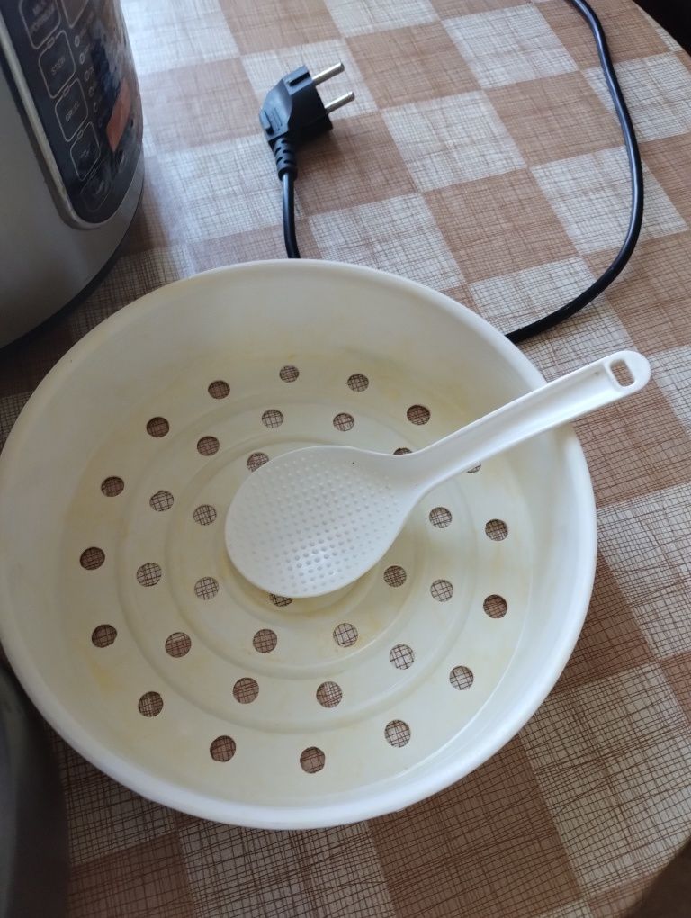Multi cooker Daewoo DMC22SB urządzenie wielofunkcyjne