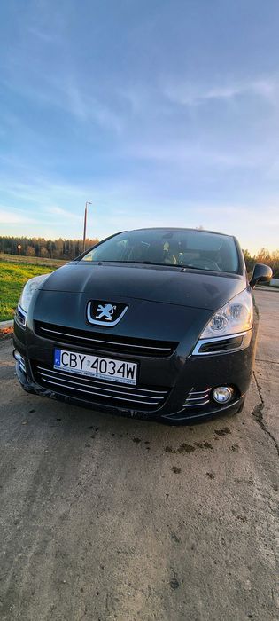 Peugeot 5008 bogate wyposażenie zadbany