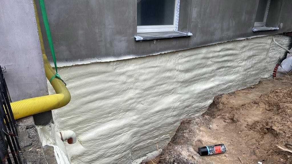 Piana PUR,Ocieplanie pianą PUR, poddasza, pianowanie