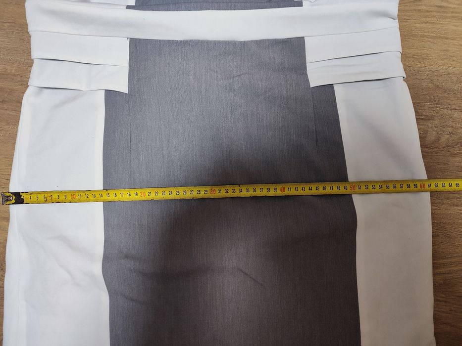 Плаття сіре/біле нове ділове повсякденне