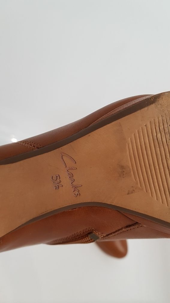 Botki / kozaki Clarks - Skóra naturalna