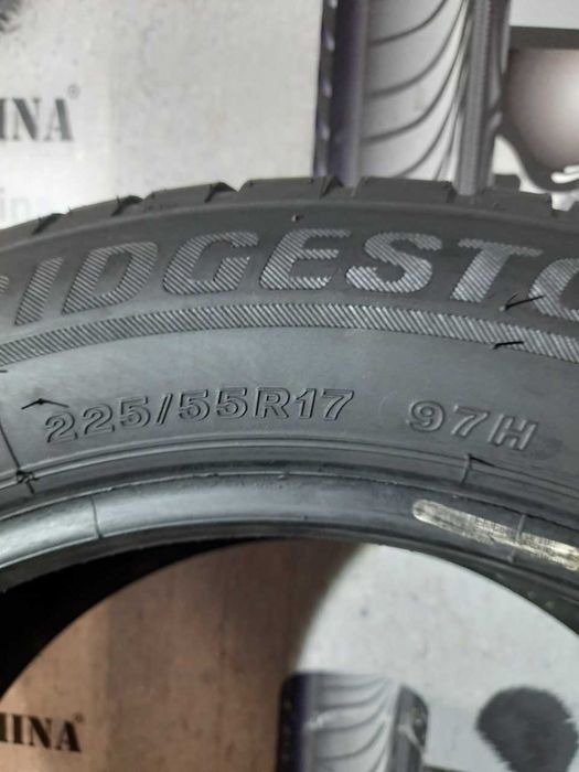 Шини 225/55 R17 BRIDGESTONE Blizzak LM001 б/у зима склад