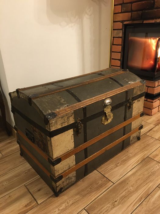 Stary kufer skrzynia