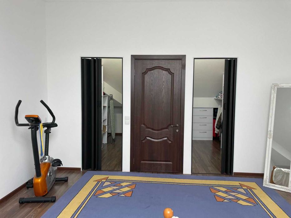 Простора дворівнева двокімнатна квартира в Ворзелі