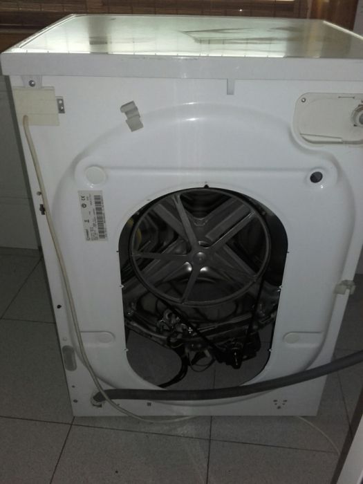 Máquina lavar/secar roupa Indesit avariada