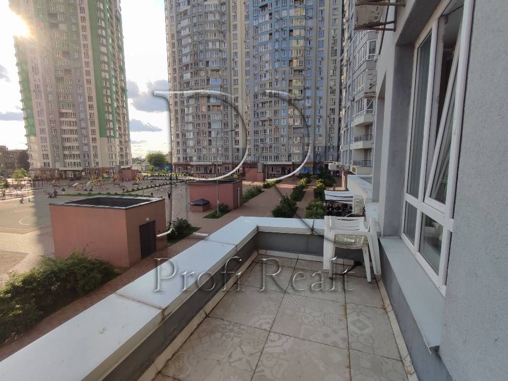 Продаж 1 кімнатної квартири з терассою ЖК Каховська/метро Лівобережна