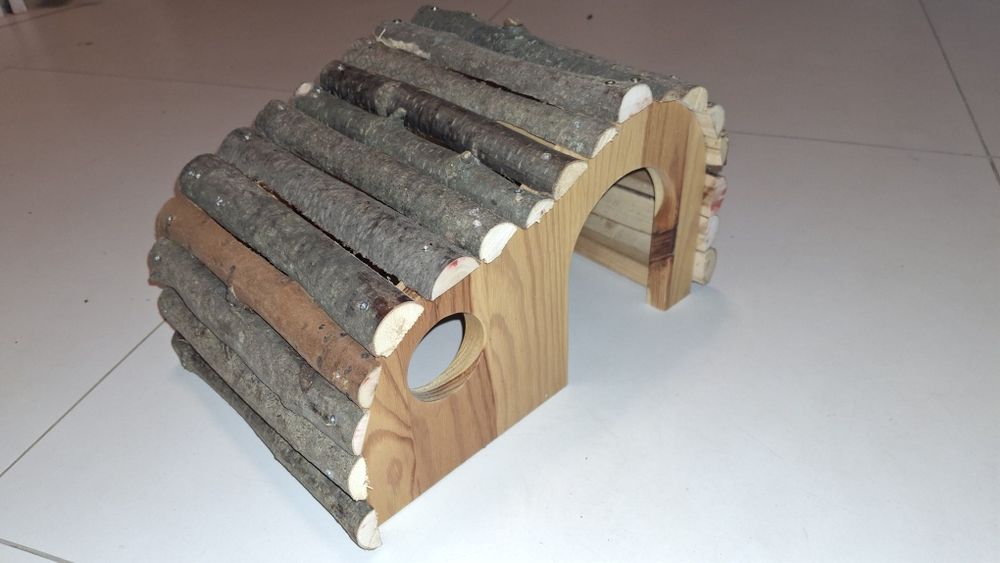 Domek drewniany dla świnki