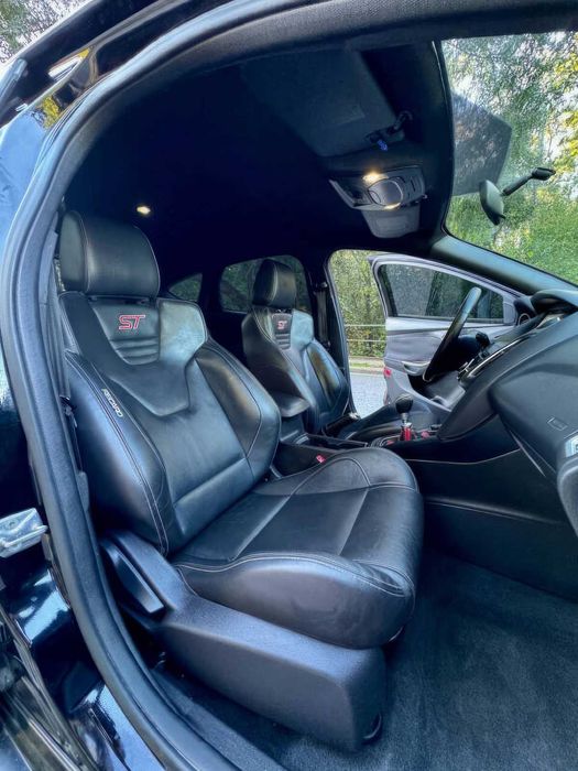 Ford Focus ST      2016